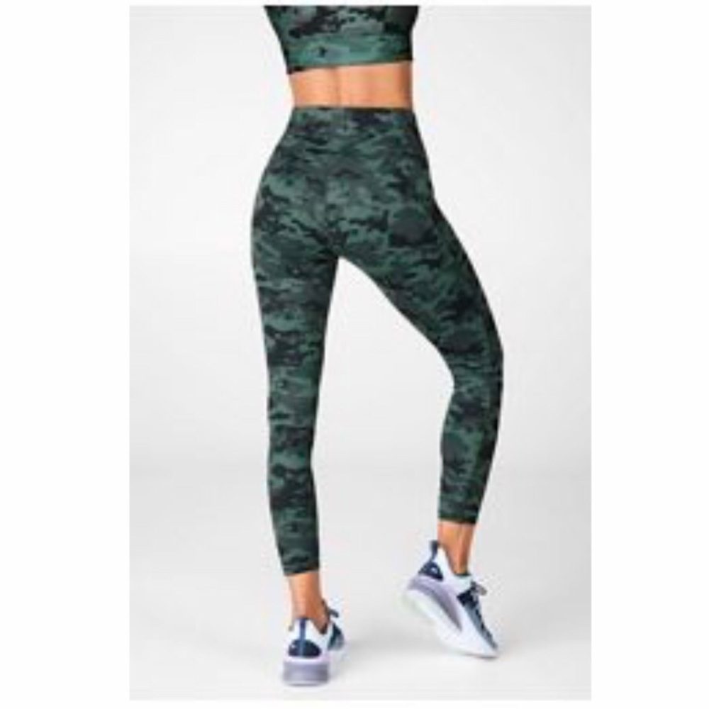Fabletics powerhold highwaisted camo 7/8 small NWT